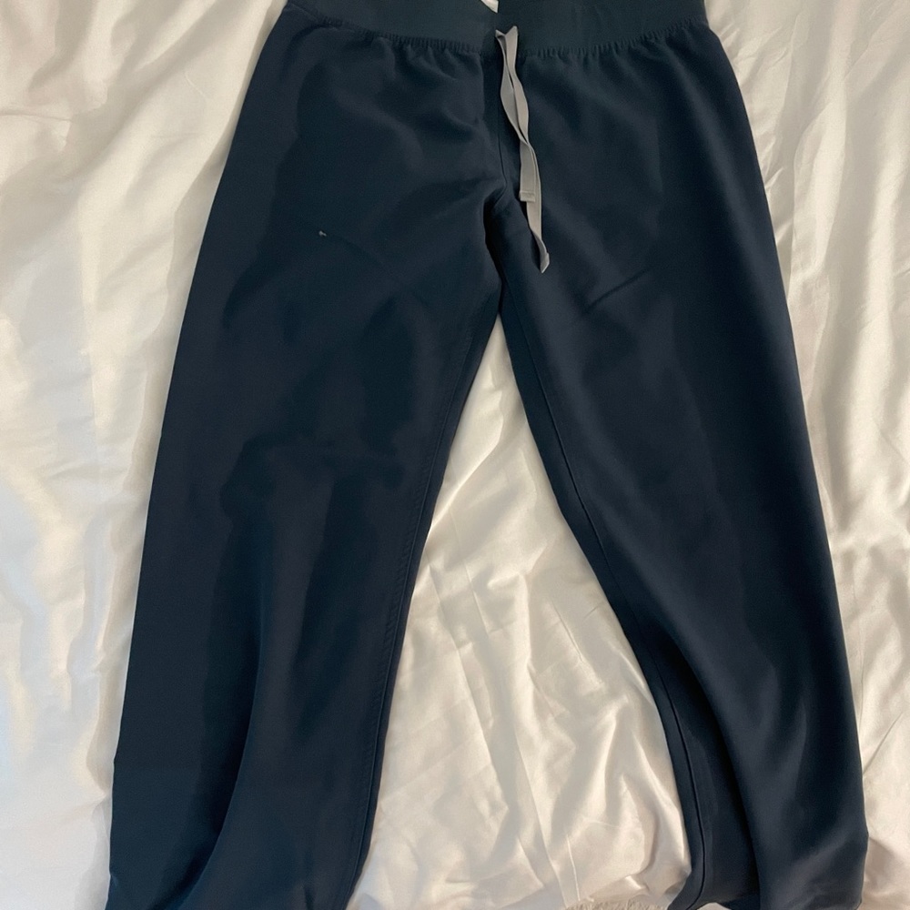 Figs Livingston dark harbor scrub pant